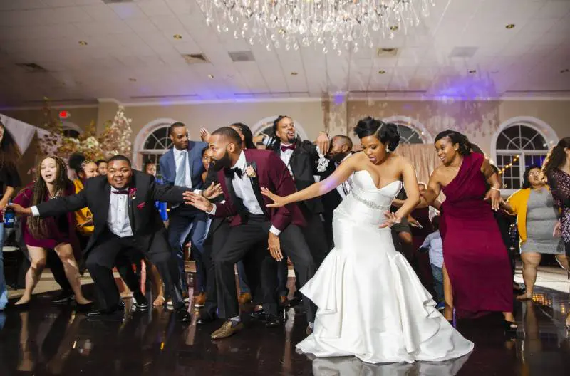 wedding couple dancing